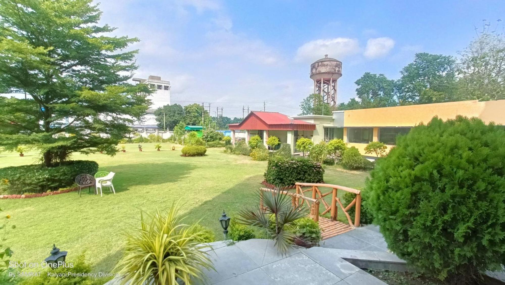 Trisplanet Hotel Kalyani Exterior foto